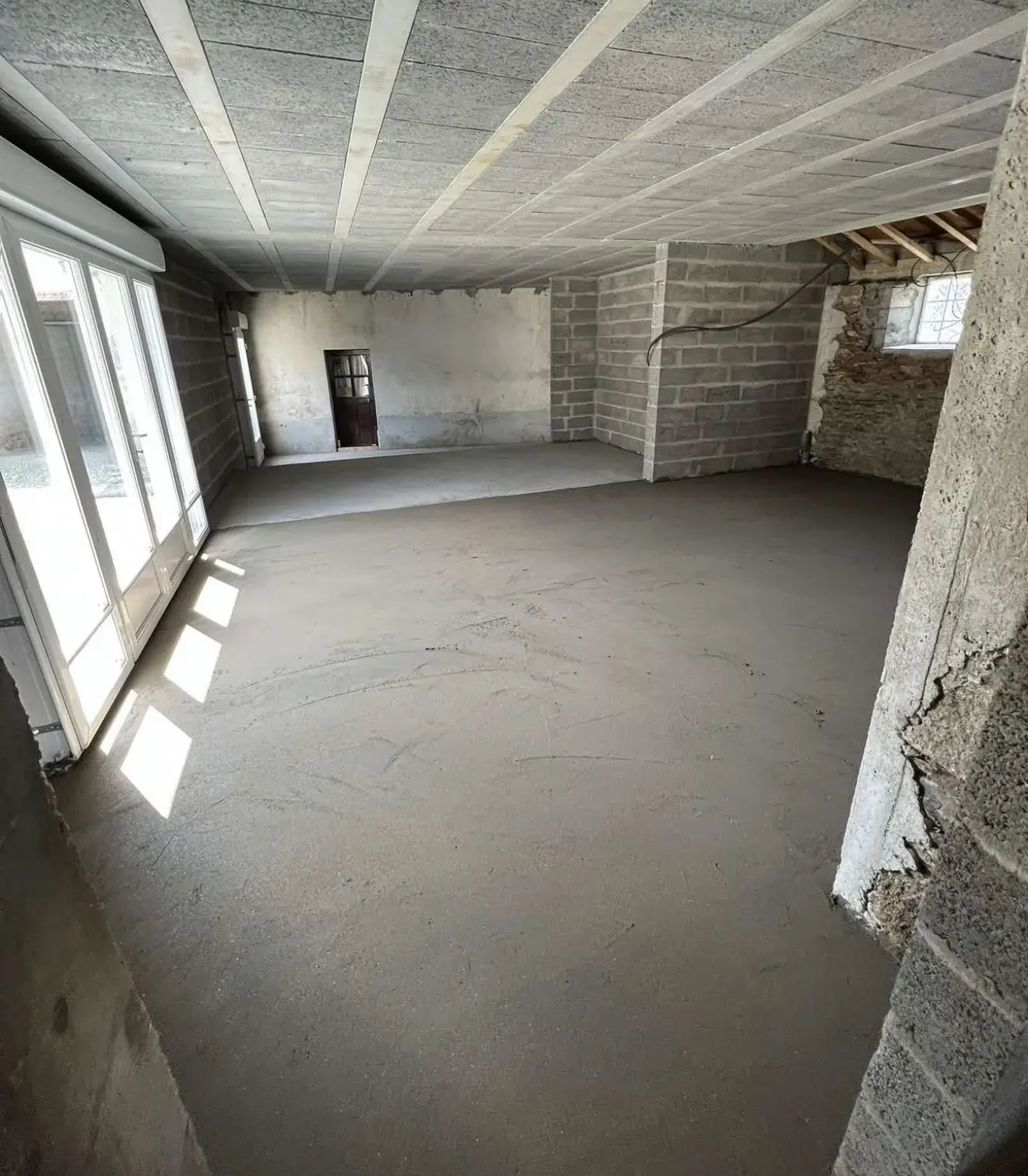 Espace de bureau non fini
